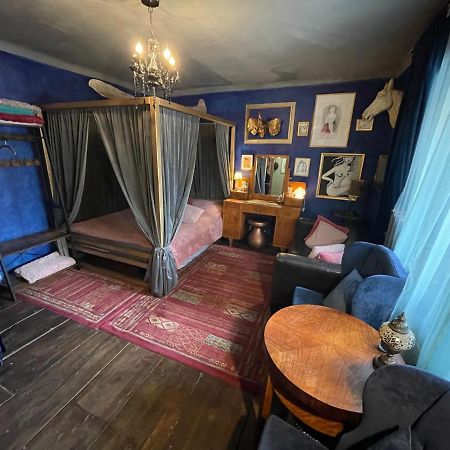 Decadent Art Club Apartment Cesky Krumlov Bagian luar foto