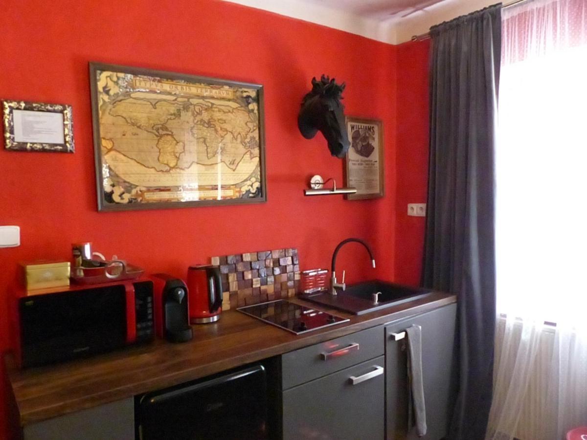 Decadent Art Club Apartment Cesky Krumlov Bagian luar foto