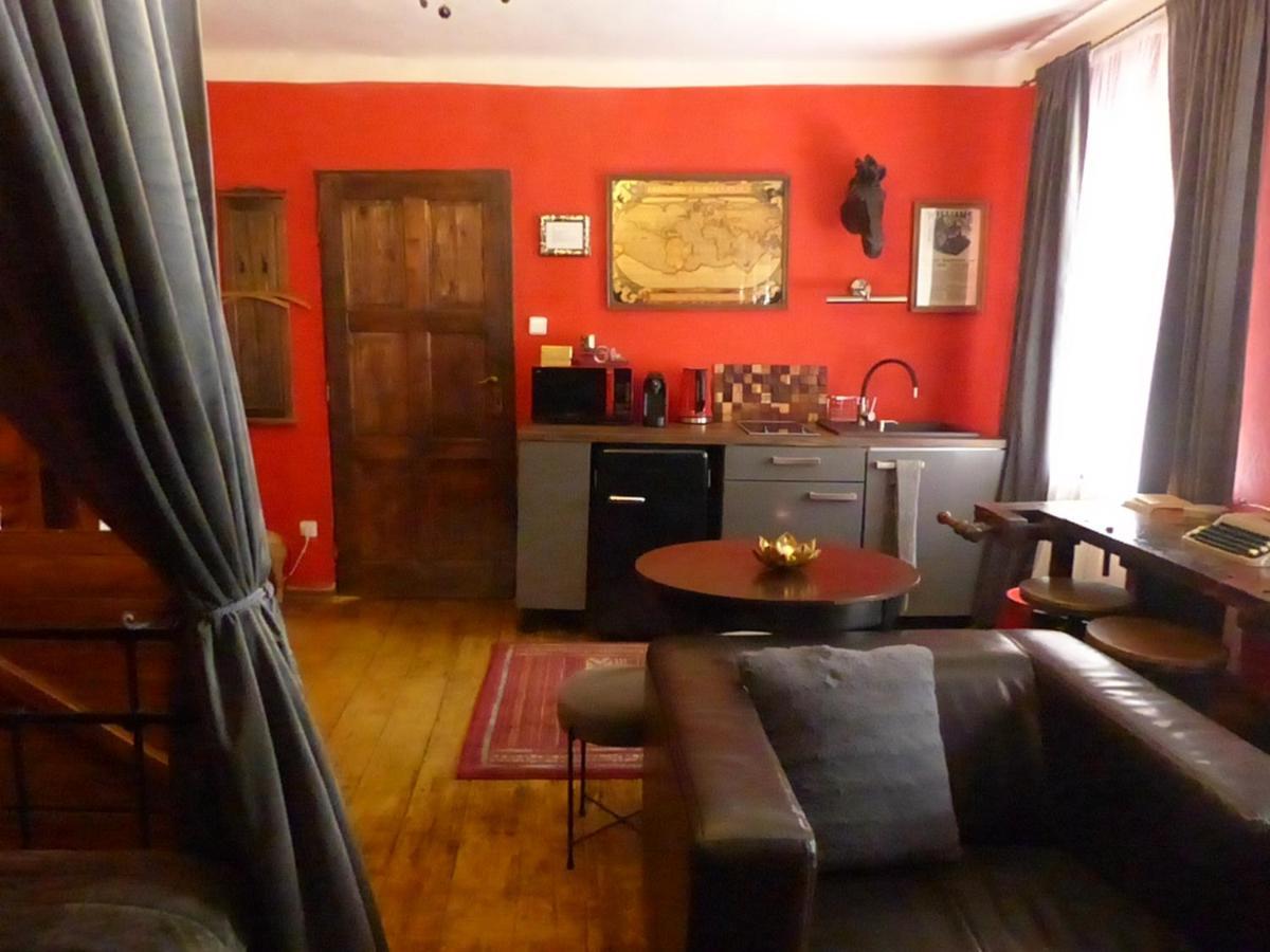 Decadent Art Club Apartment Cesky Krumlov Bagian luar foto